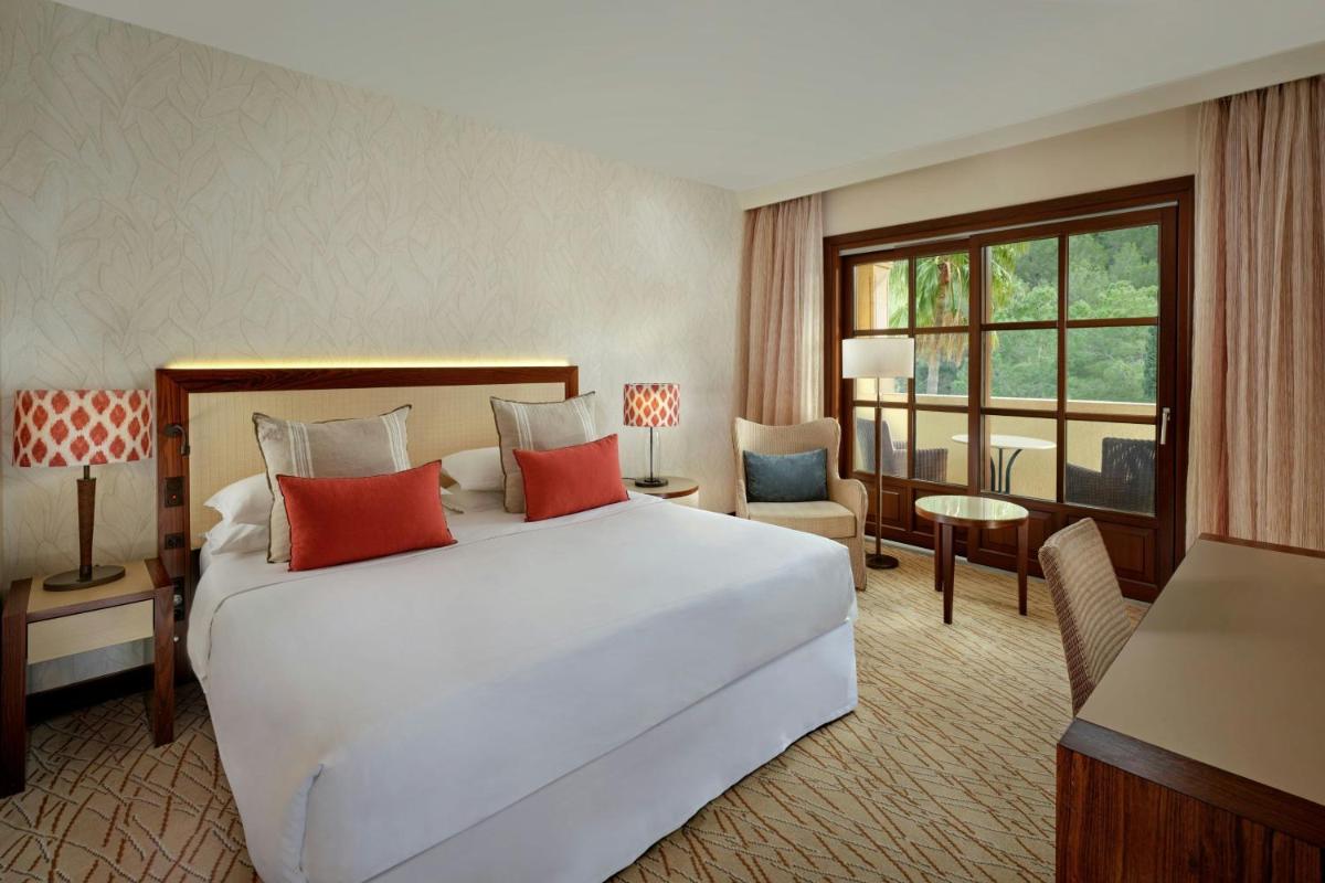 Cama o camas de una habitación en Sheraton Mallorca Arabella Golf Hotel