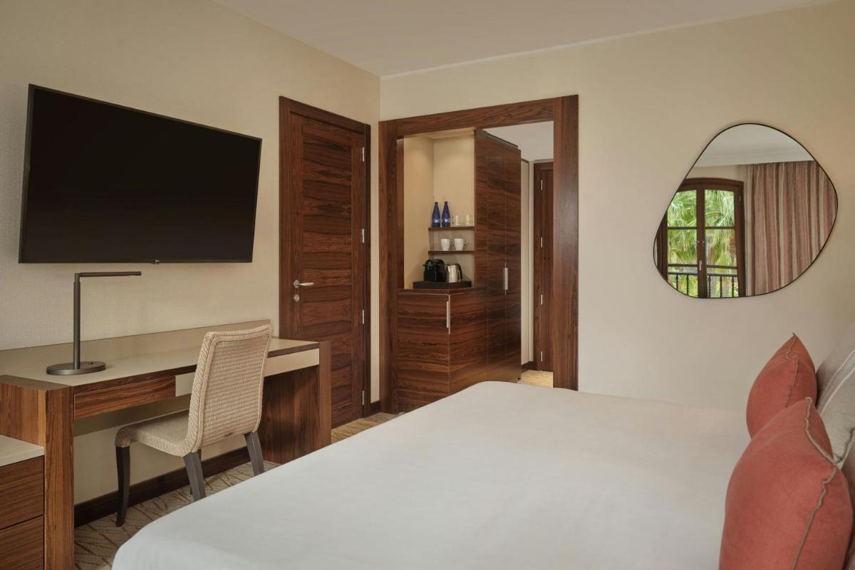 Cama o camas de una habitación en Sheraton Mallorca Arabella Golf Hotel