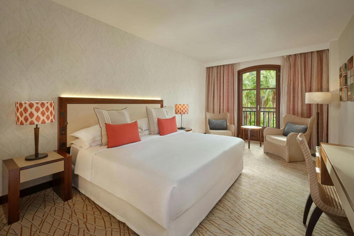 Cama o camas de una habitación en Sheraton Mallorca Arabella Golf Hotel