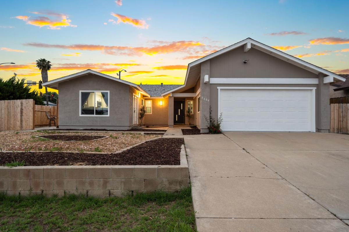 Entire Private Home with Hot Tub, Garage, King Bed, 3 Bedrooms 2 Bathrooms, Available Now - Housity