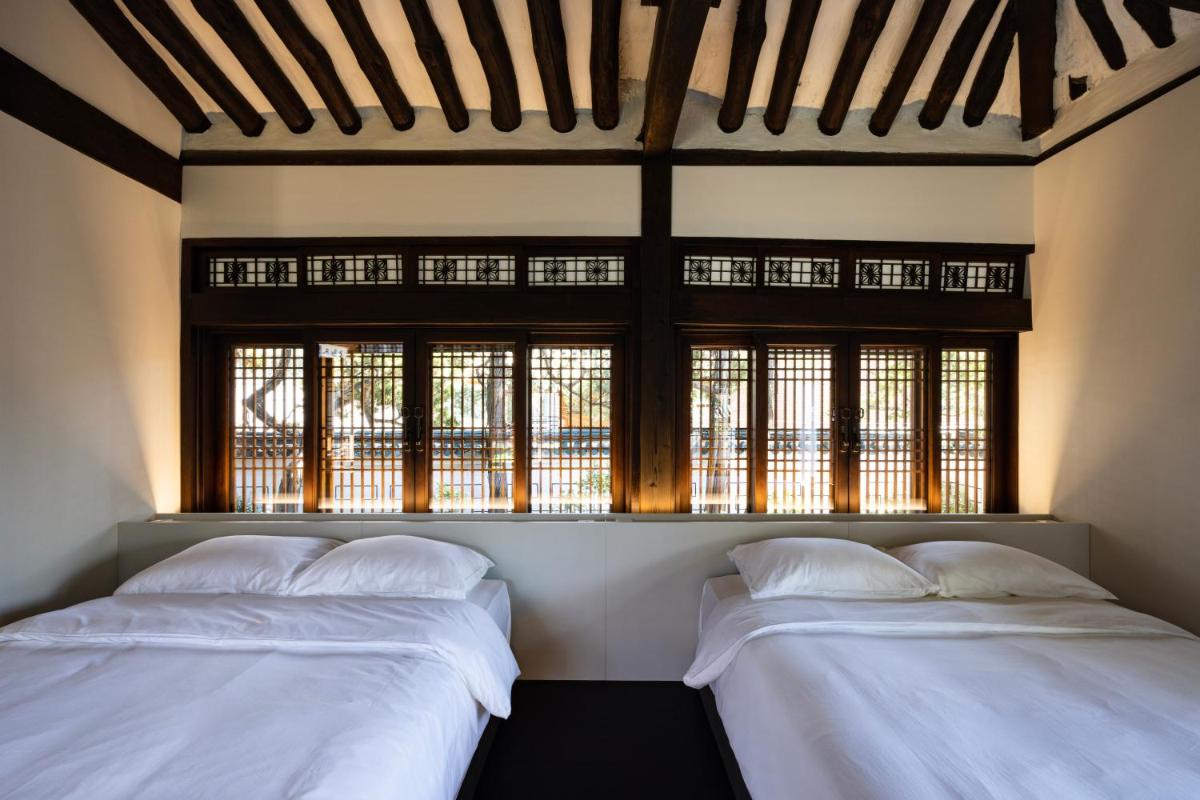 Nostalgia Hanok Hotel - Housity
