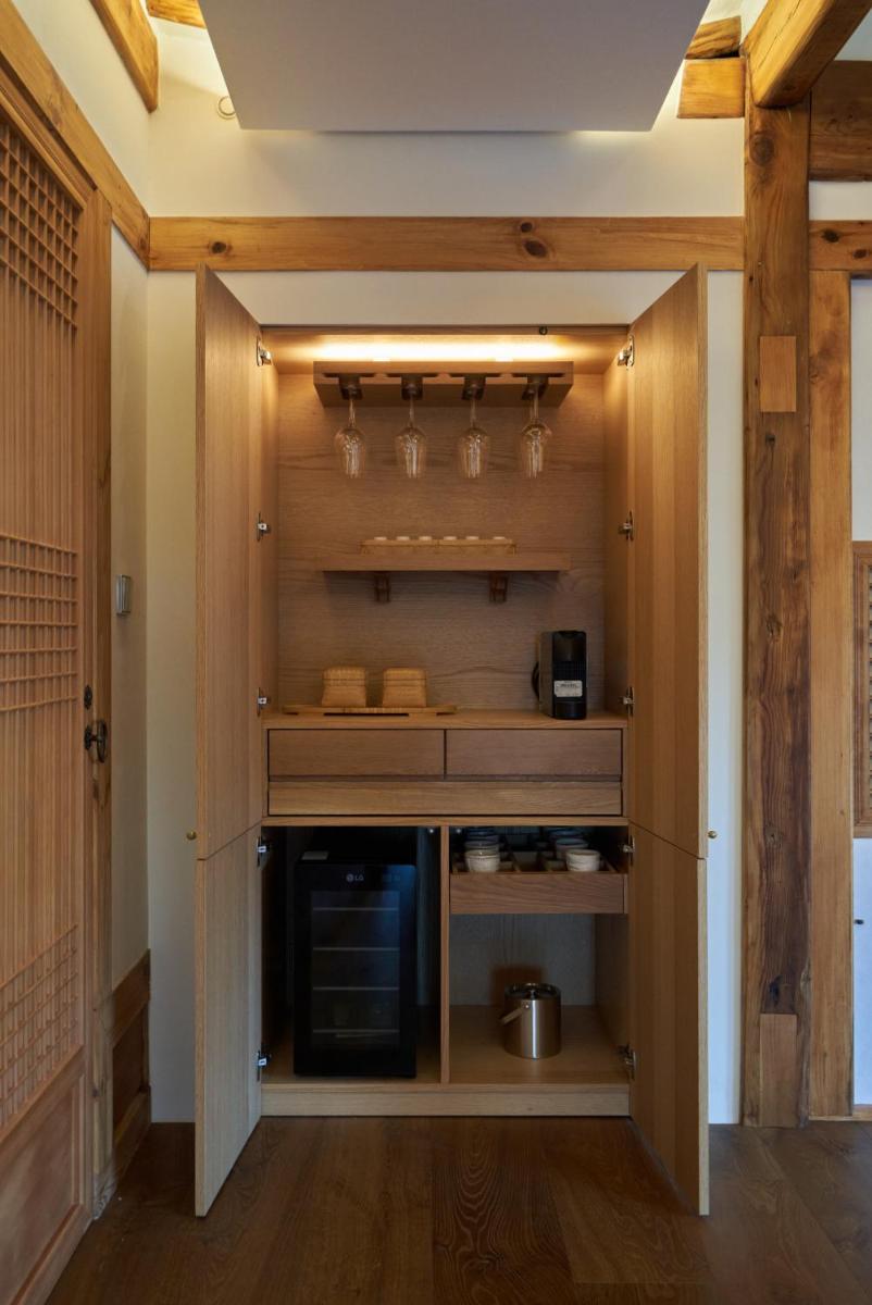 Nostalgia Hanok Hotel - Housity