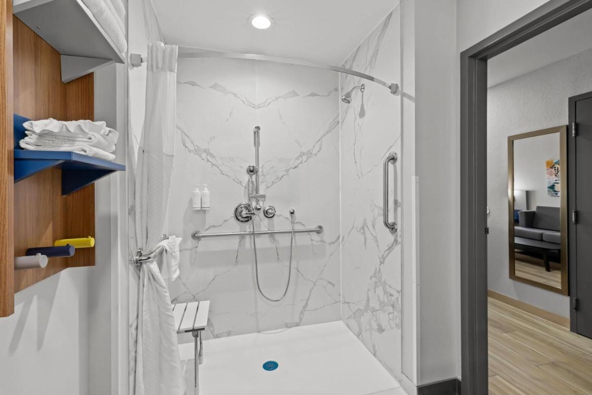 Microtel Inn & Suites by Wyndham Norcross - Housity