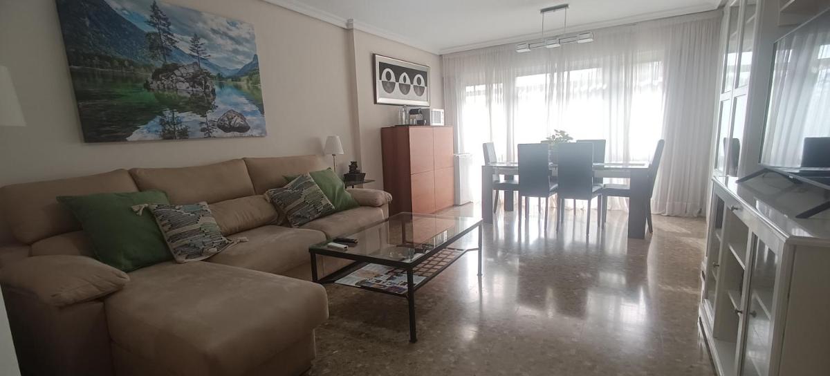 Feria apartment, near Plaza España - Hizvo