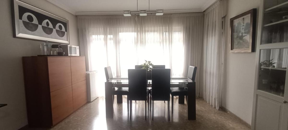 Feria apartment, near Plaza España - Hizvo