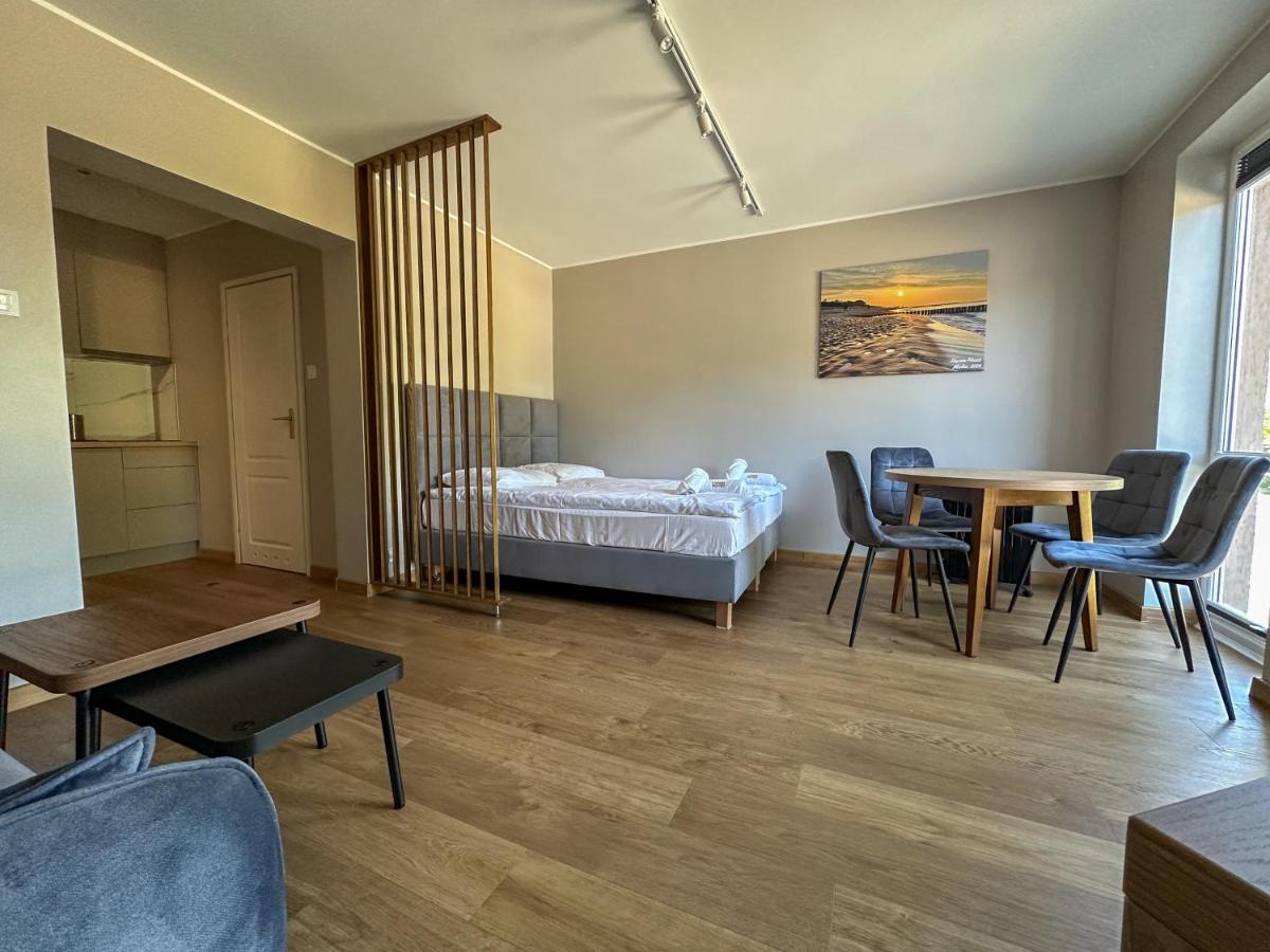 Harem House - Housity