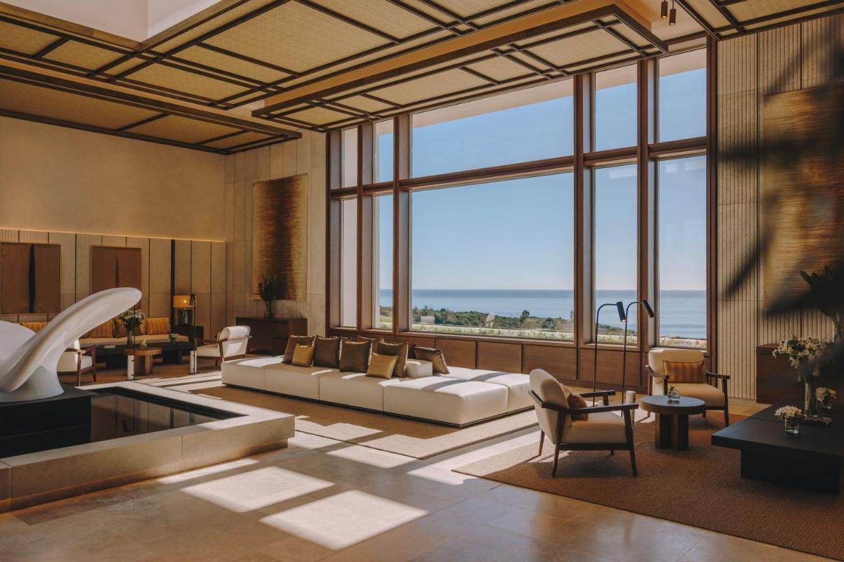 Cama o camas de una habitación en Fairmont La Hacienda Costa del Sol