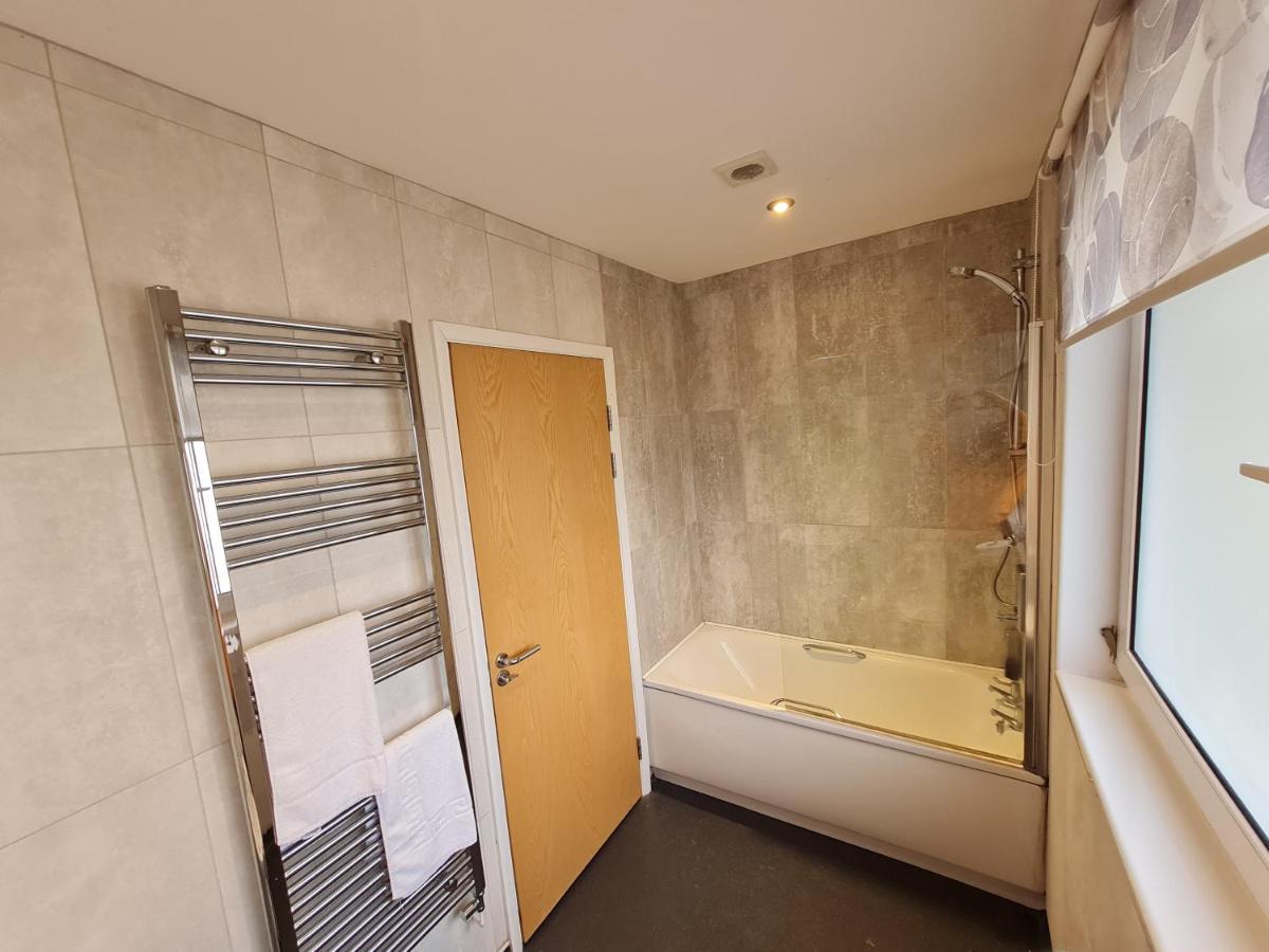 Dolygaer Apartment Reservoir Views, Brecon Beacons - Housity