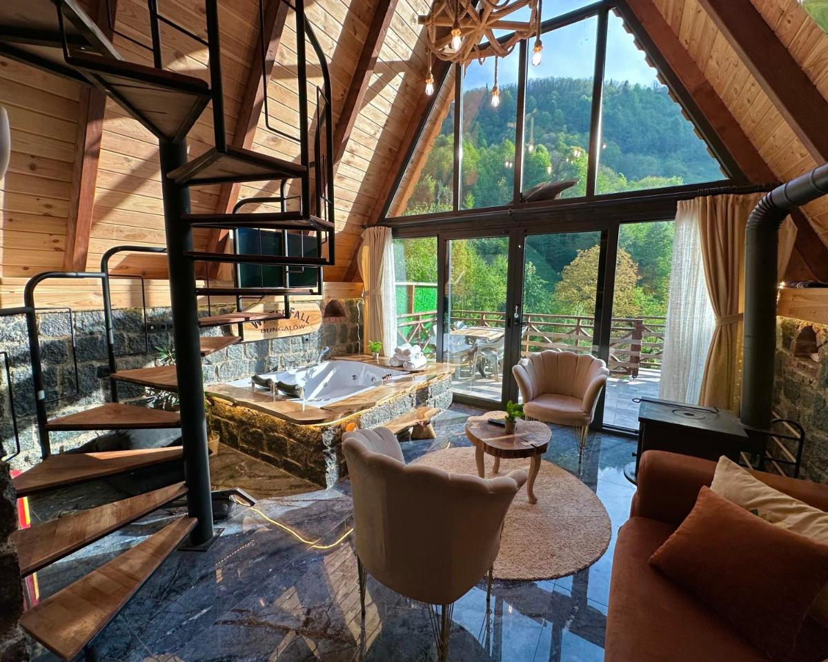 Waterfallbungalow - Housity