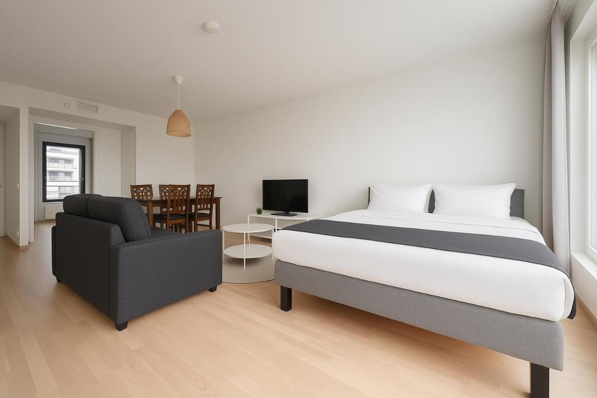 City Home Finland Big Luxury Suite - Spacious Suite with Own SAUNA, One Bedroom and Furnished Balcony next to Train Station - Housity