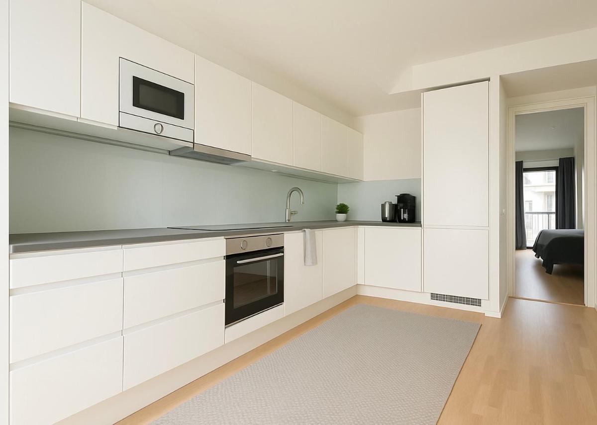 City Home Finland Big Luxury Suite - Spacious Suite with Own SAUNA, One Bedroom and Furnished Balcony next to Train Station - Housity