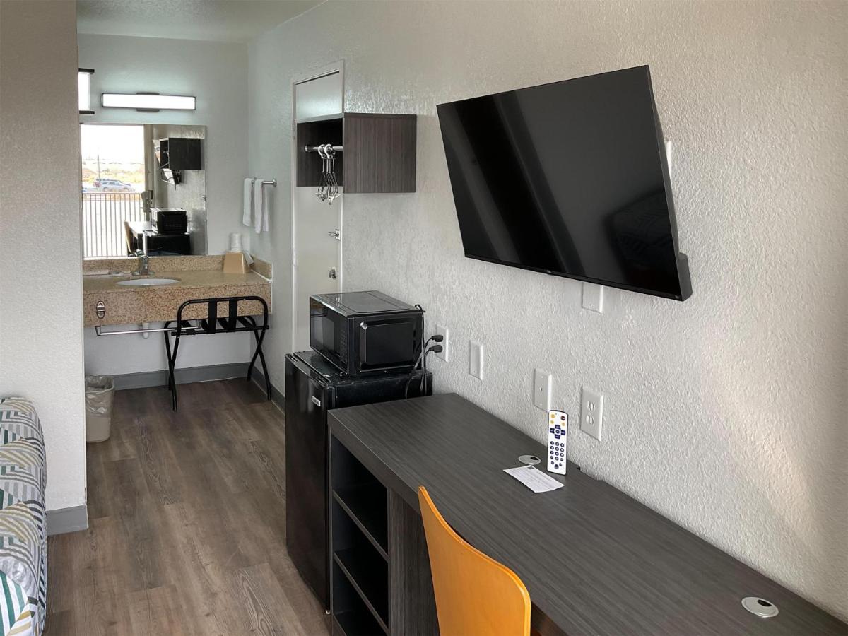 Motel 6-Odessa, TX - Housity