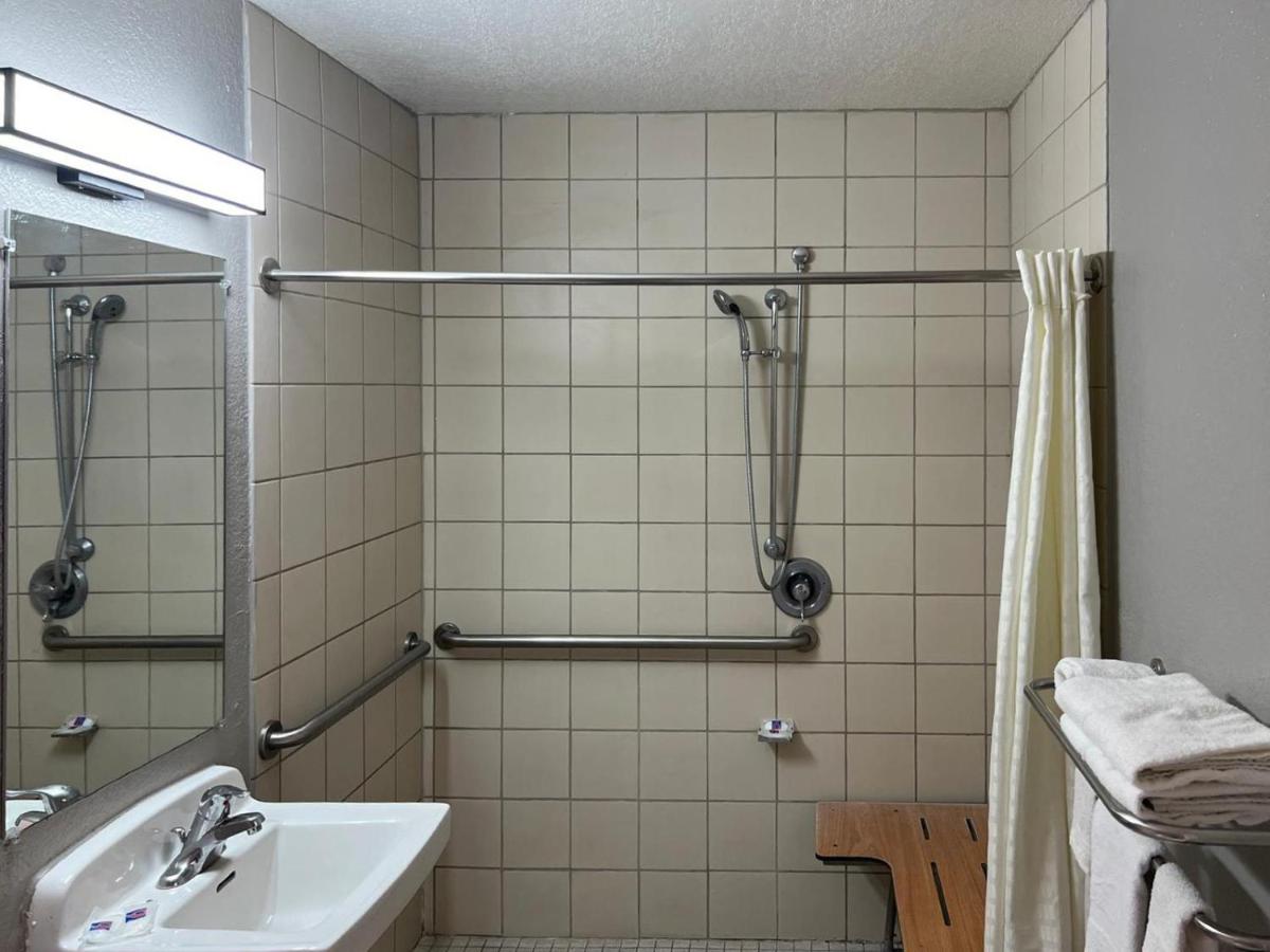 Motel 6-Odessa, TX - Housity