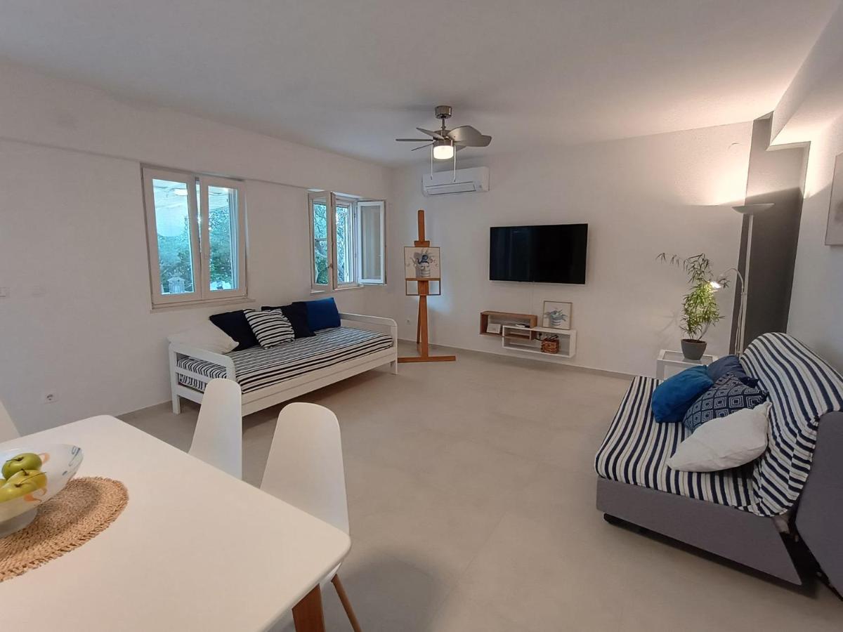 Apartments Grbin - Housity