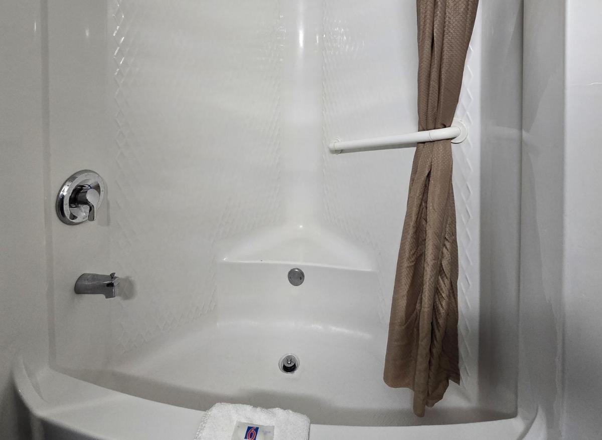 Motel 6-Joliet, IL - Chicago - I-55 - Housity