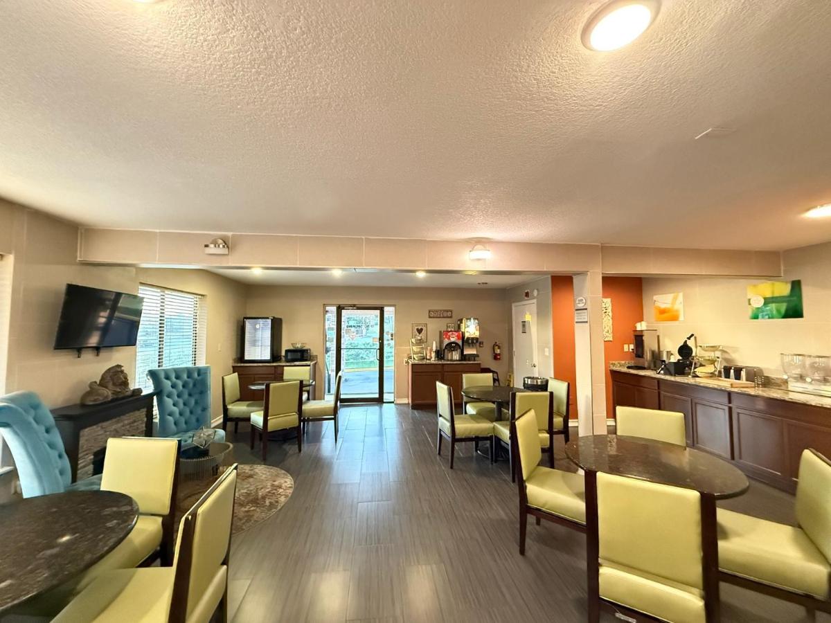 Quality Inn Crestview I-10 Eglin AFB Area - Housity