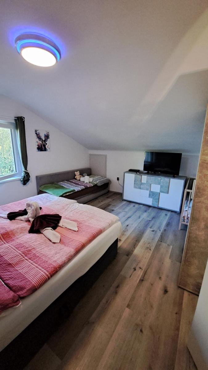 Sandras Ferienhaus Bungalow Sonnenalm - Housity