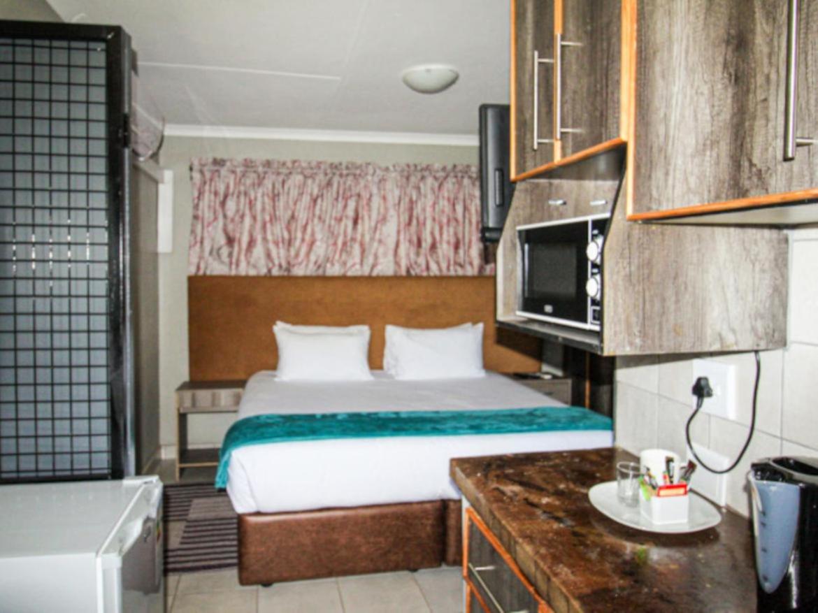 PW Heights Private Guest House - Housity