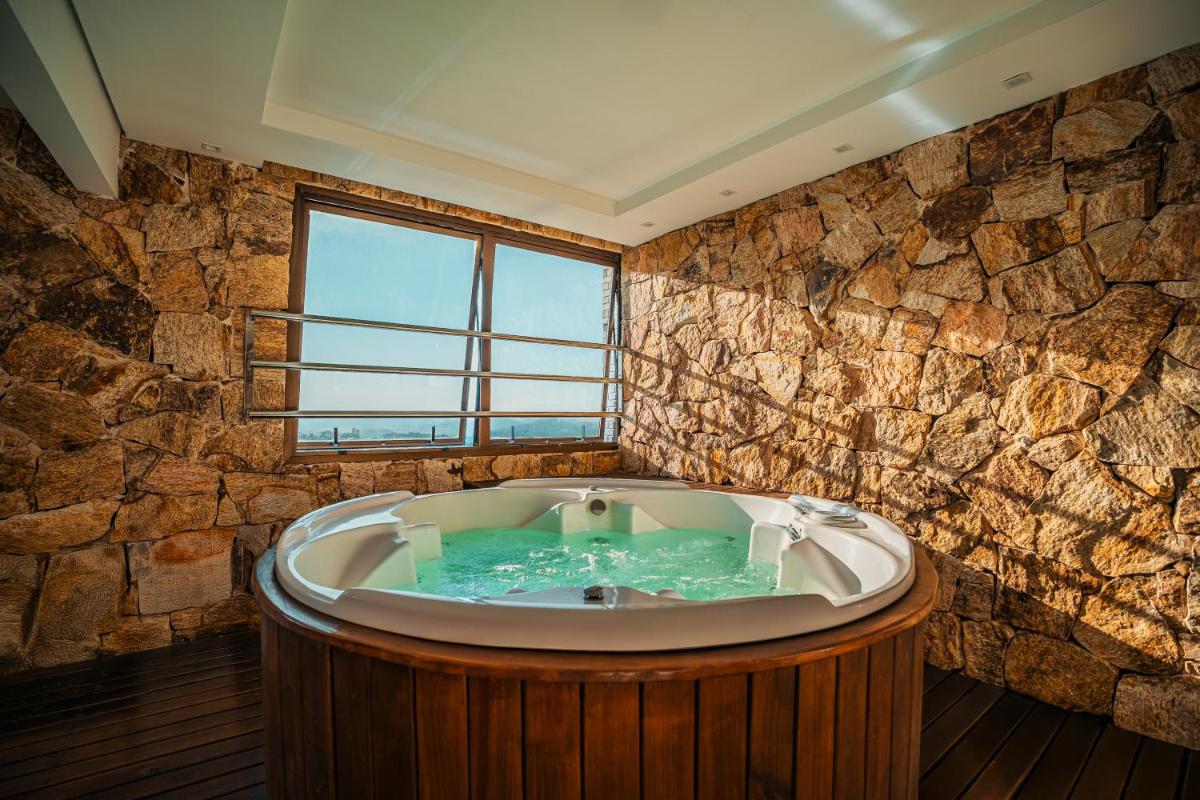 Hotel Laghetto Bento - Housity