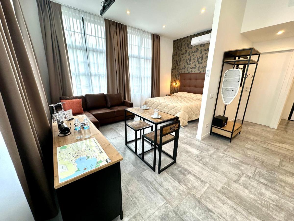 Living Lake Como-Rooms&Parking - Housity