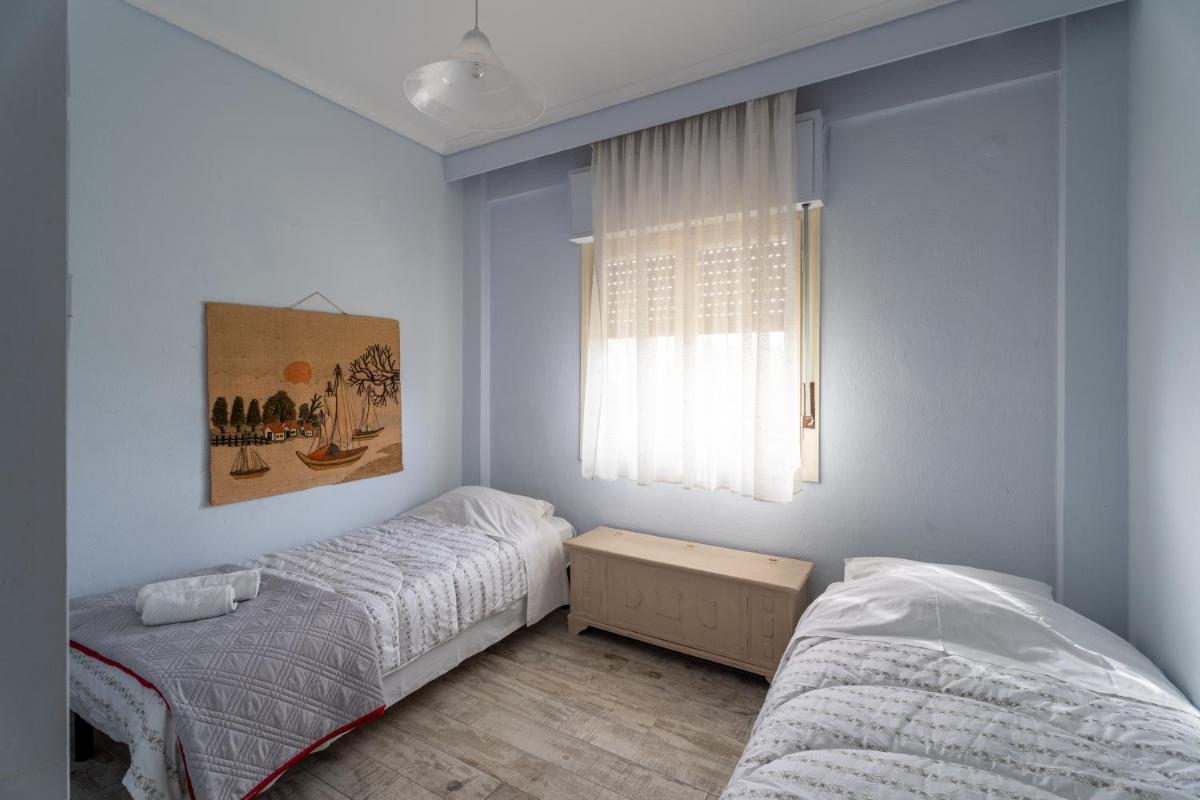 Sunshine House offering spectacular views to Olymp A - Housity