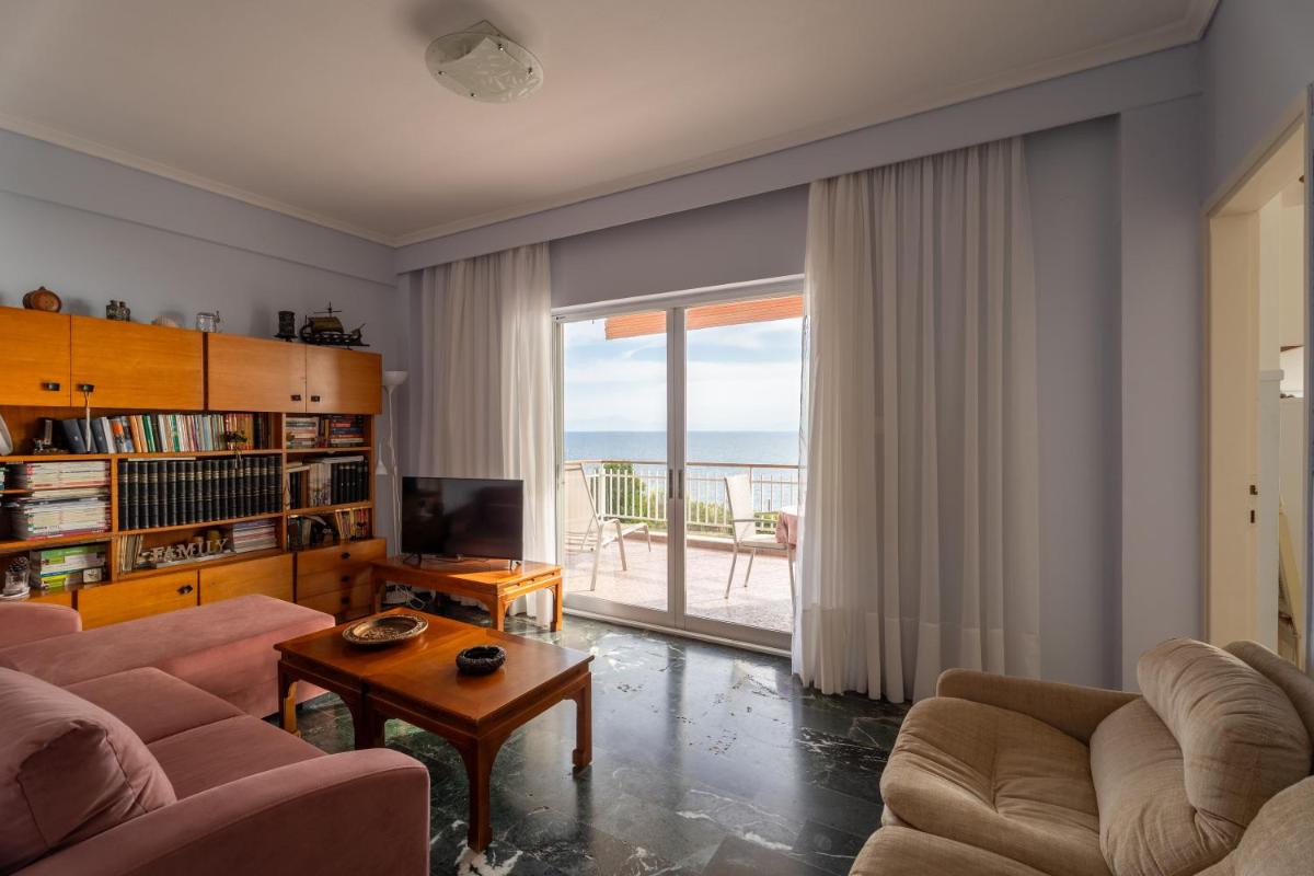 Sunshine House offering spectacular views to Olymp A - Housity