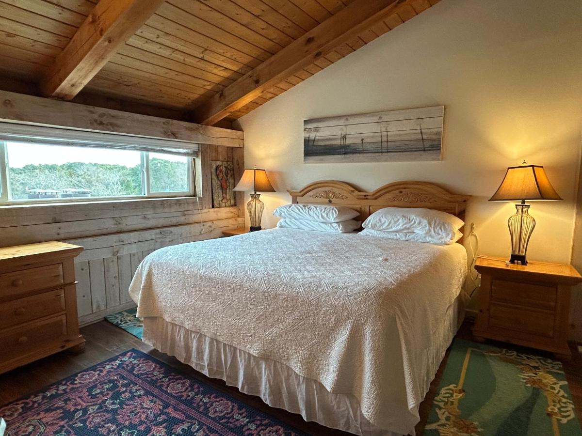 Island Inn - Housity