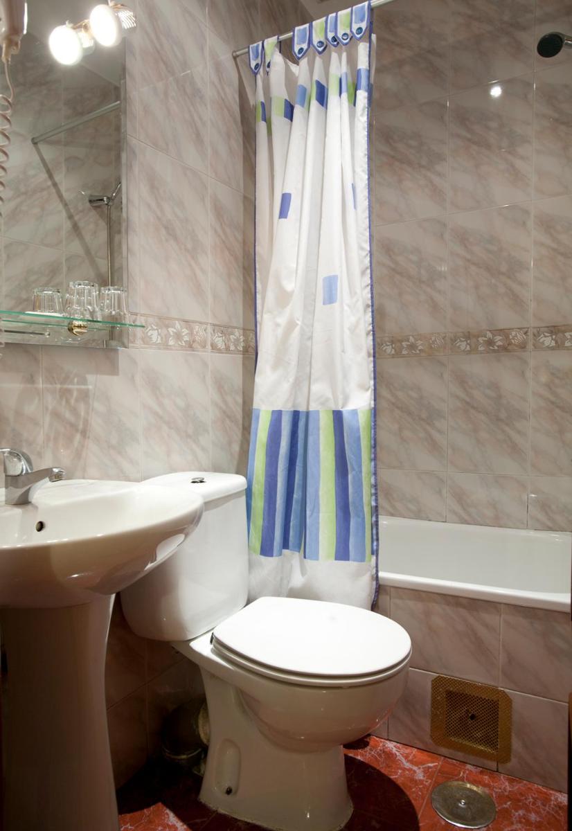 Hostal Prim - Housity