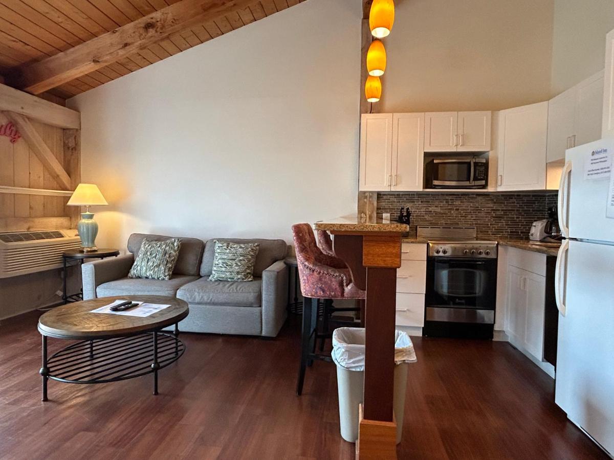 Island Inn - Housity