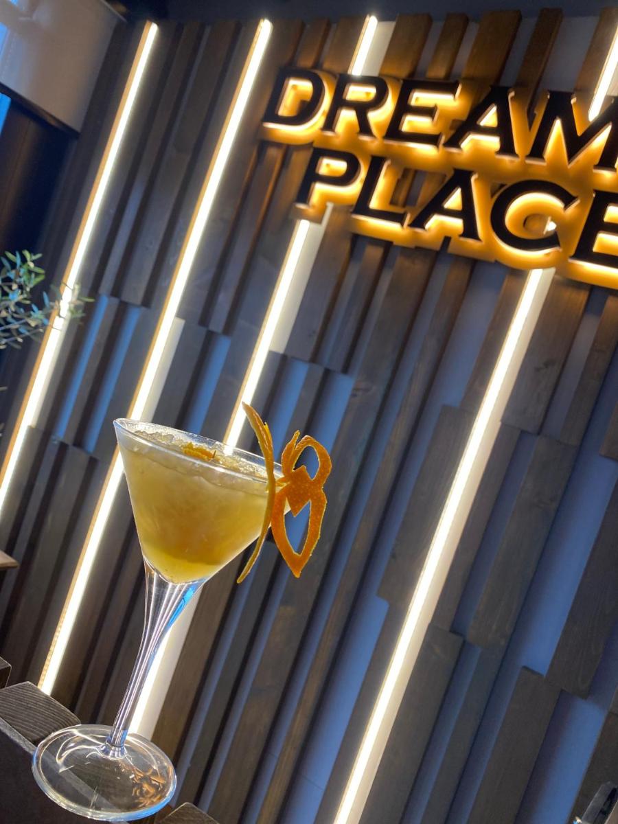 Dream Place Hotel - Housity