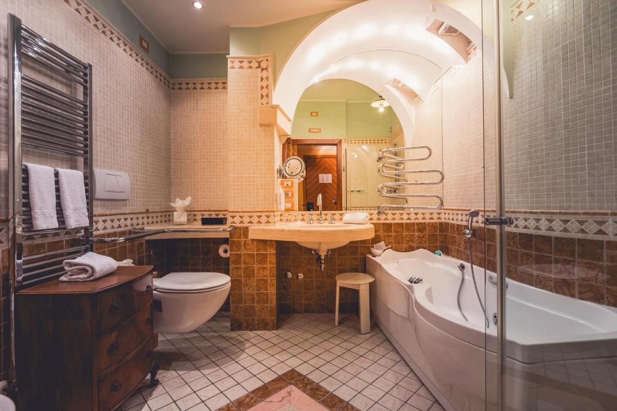 Hotel Tosco Romagnolo - Housity