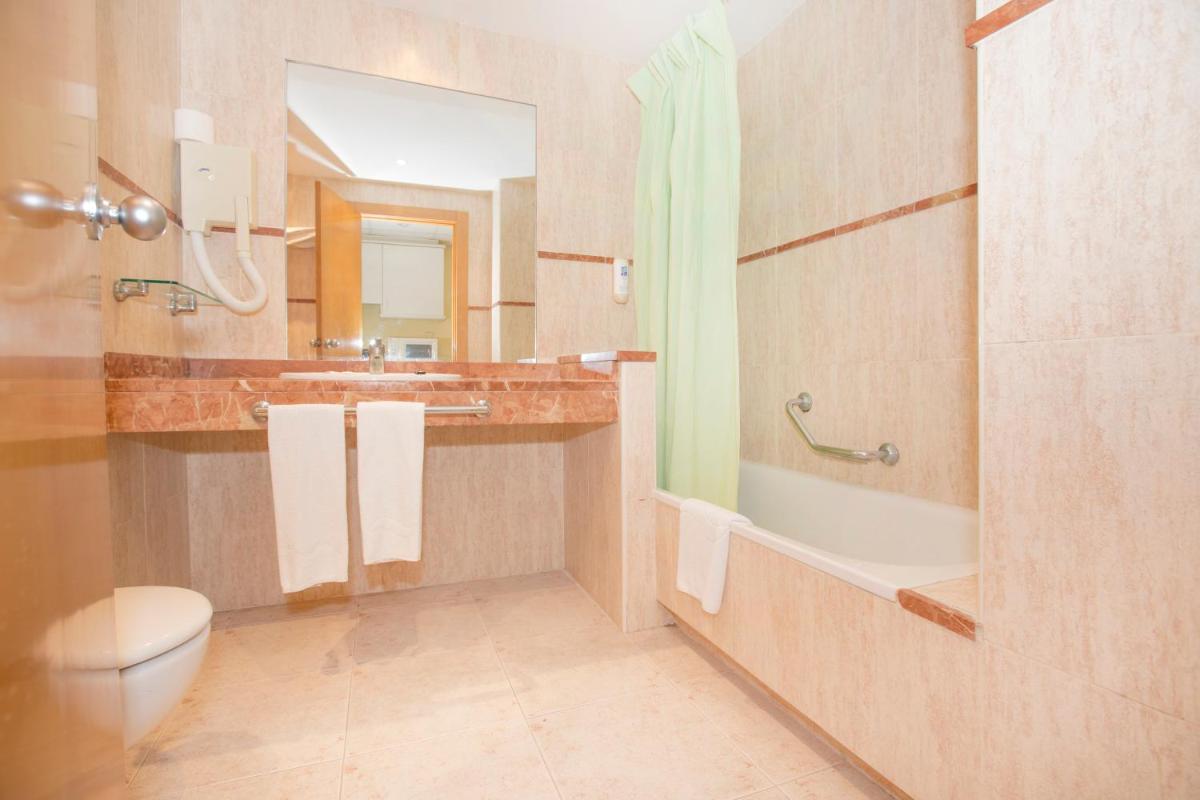 Un baño de Hotel Tres Anclas
