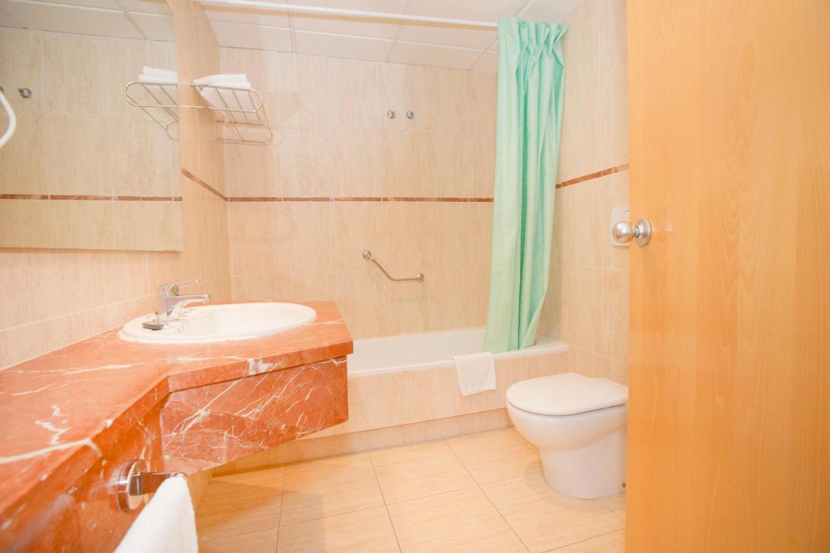 Un baño de Hotel Tres Anclas