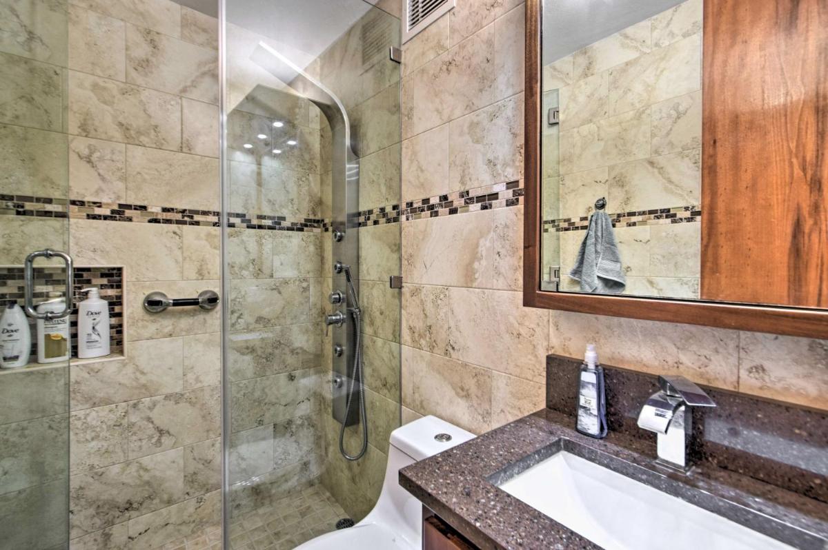 Loiza Condo with Rooftop Patio - Walk to Beach! - Housity