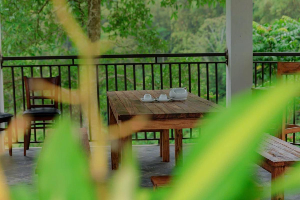 A Sim ba be lake hotel - Housity