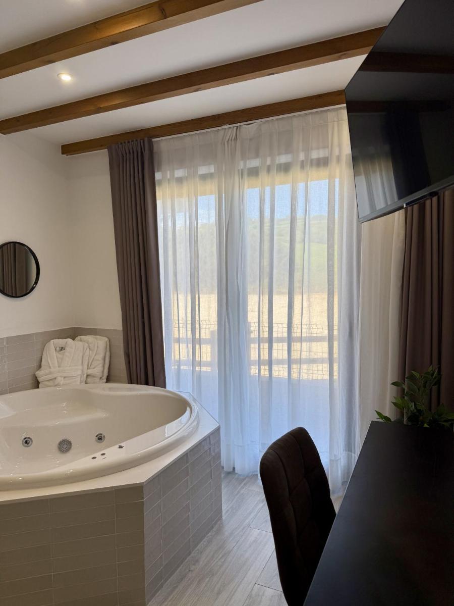 Hotel SanMar - Housity