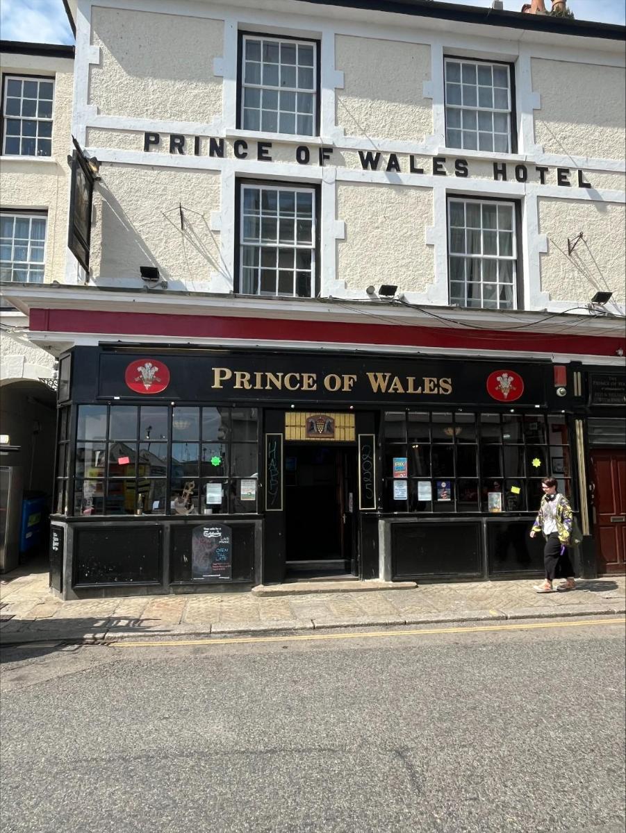 The Prince of Wales Pub - Housity