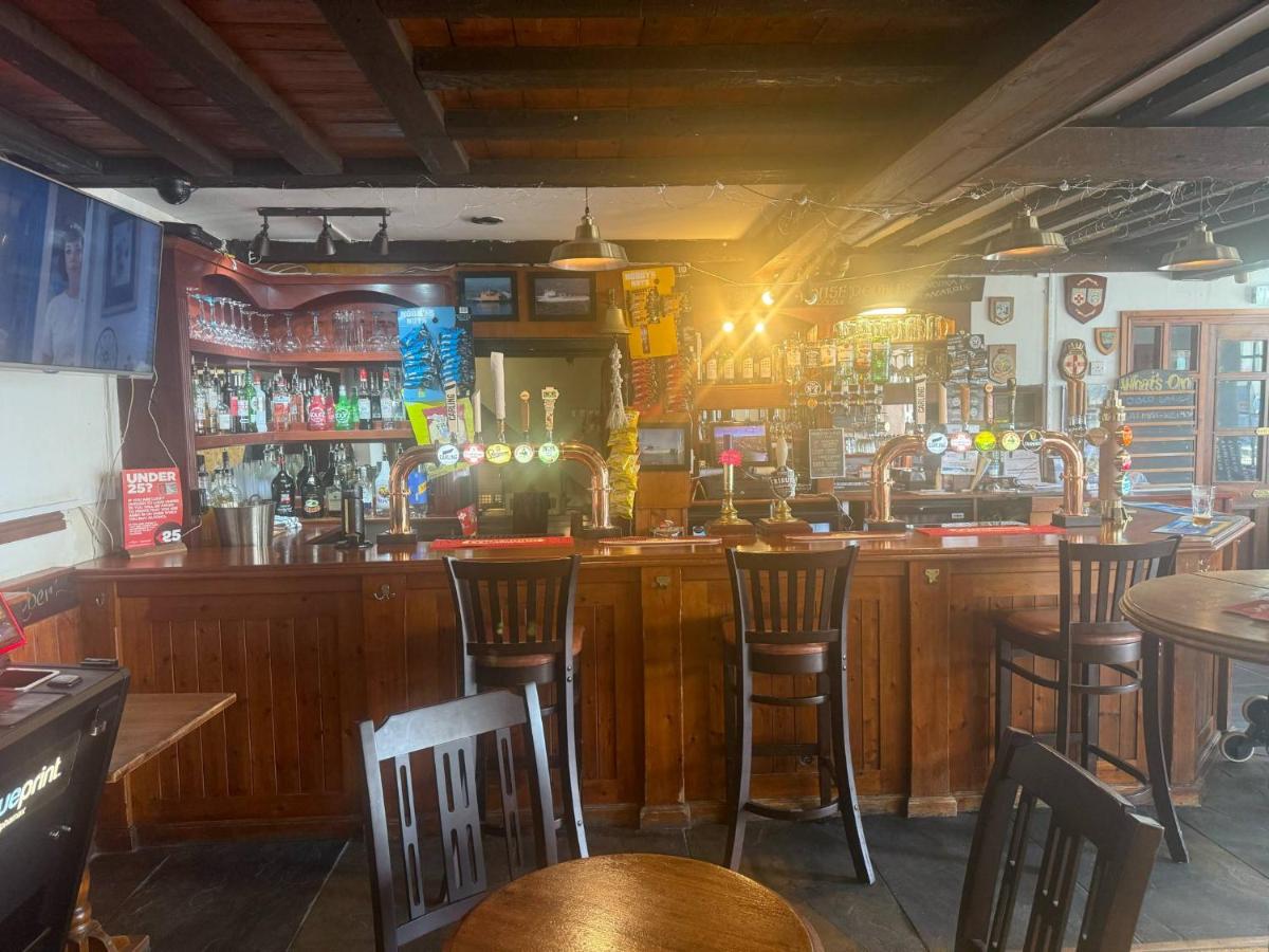 The Prince of Wales Pub - Housity