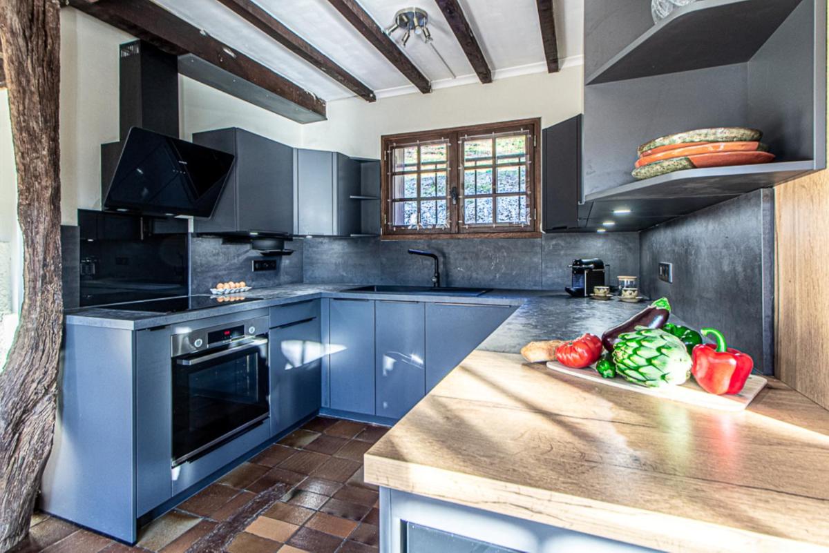 Lake House Catus - Housity