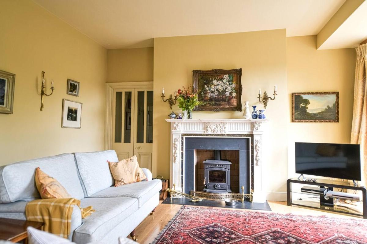 The Coach House at Moyglare Manor - Housity