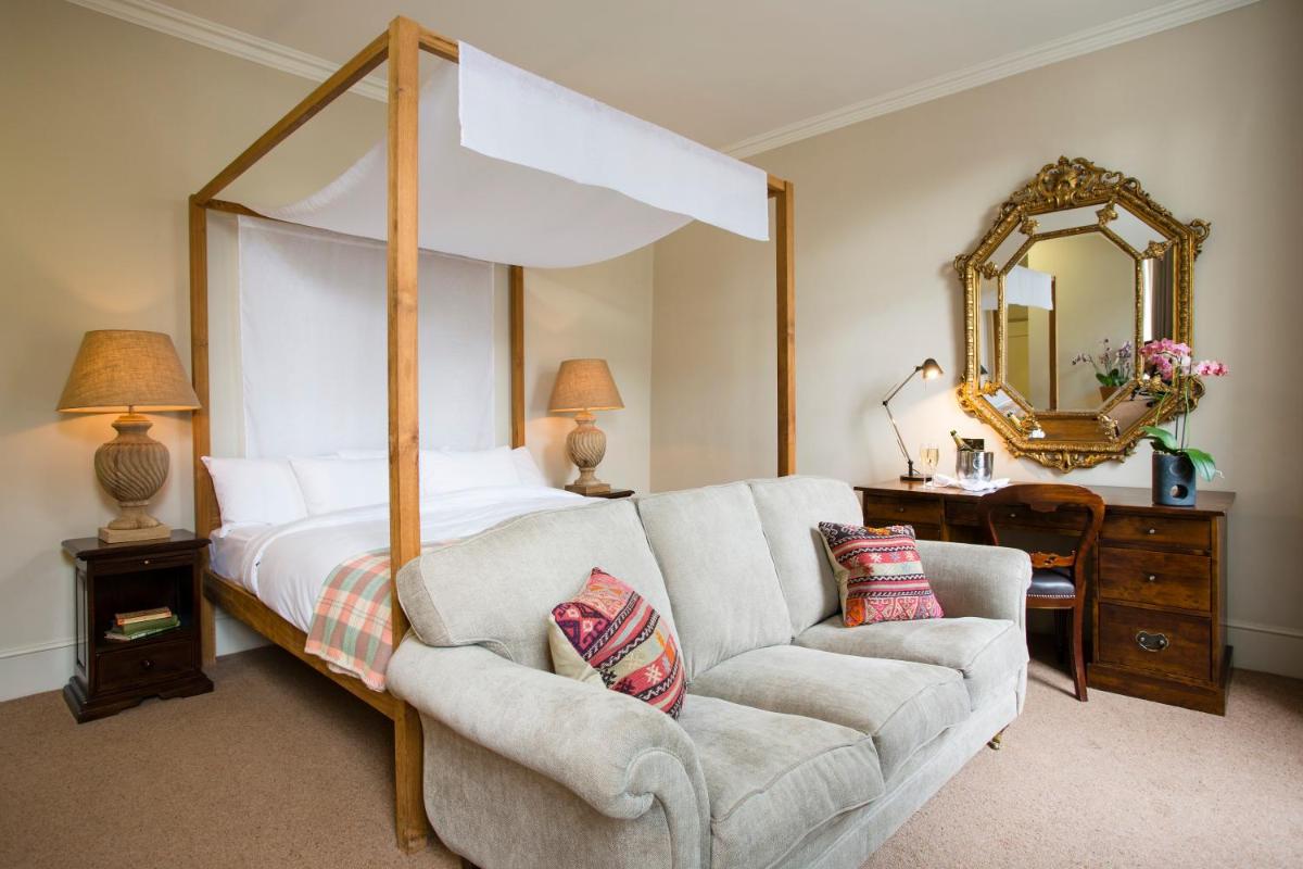 The Angel Hotel - Housity