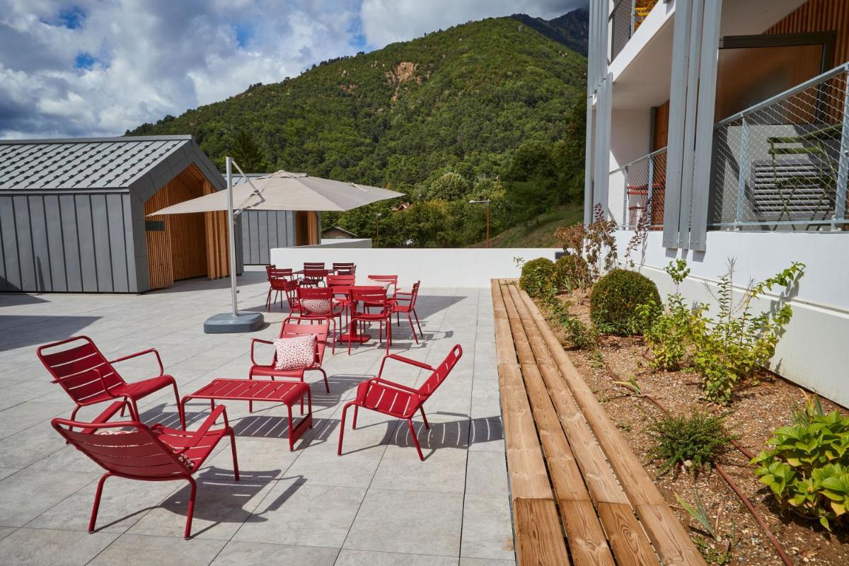 Vue générale sur la montagne ou vue sur la montagne depuis l'appart'hôtel
