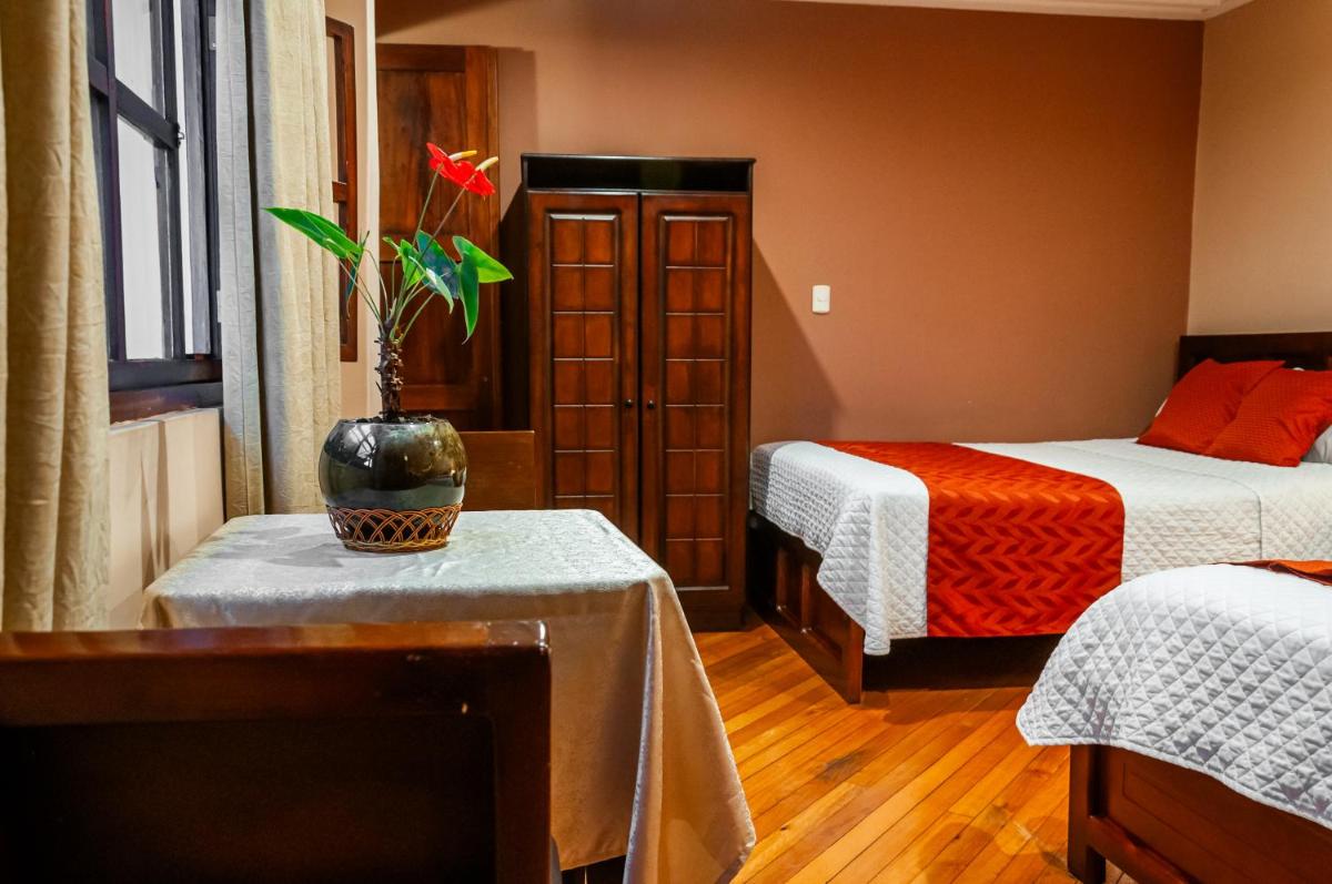 Hotel Calle Angosta - Housity