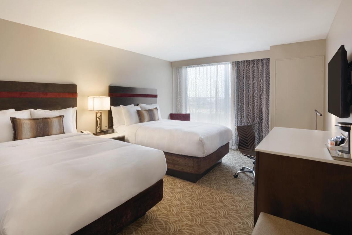Holiday Inn Chicago Schaumburg, an IHG Hotel - Housity
