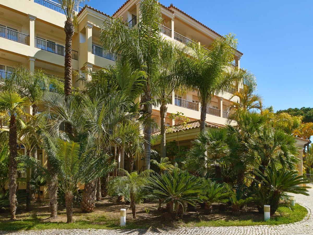 Um jardim no exterior de Ria Park Hotel & Spa