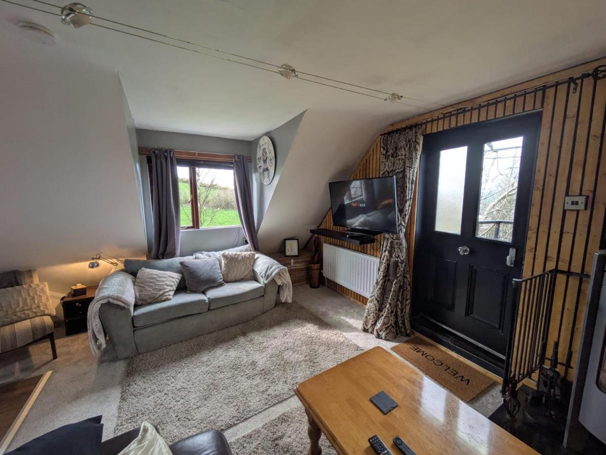 Rowantree Cottage - Housity