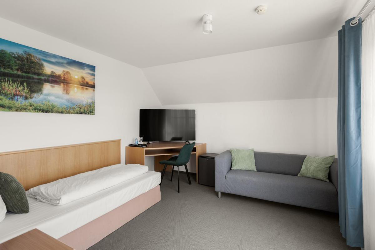 KIRCHERS PARK-HOTEL KAISERSTUHL Garni - Housity