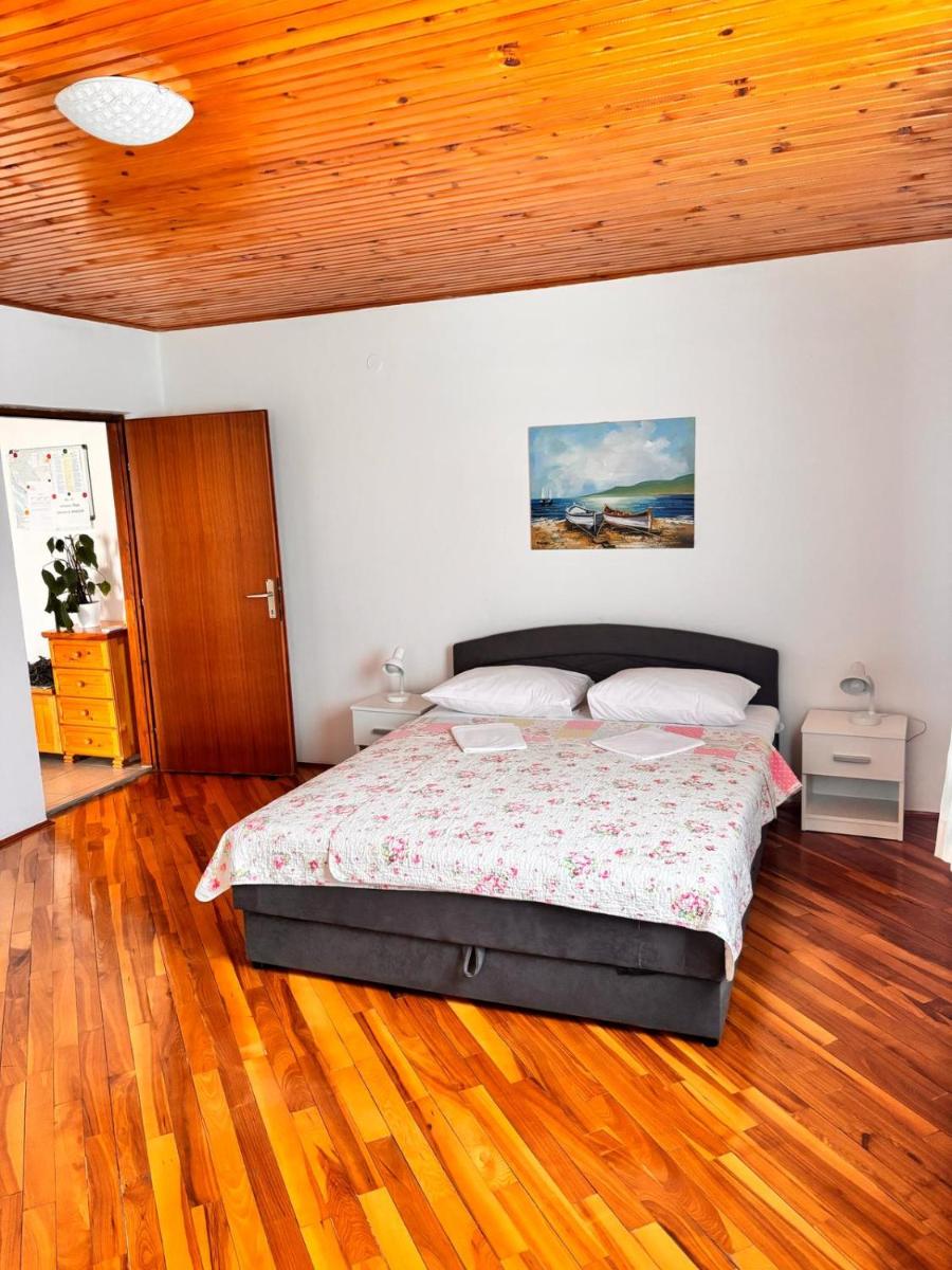 Ruža i Natalija - Housity