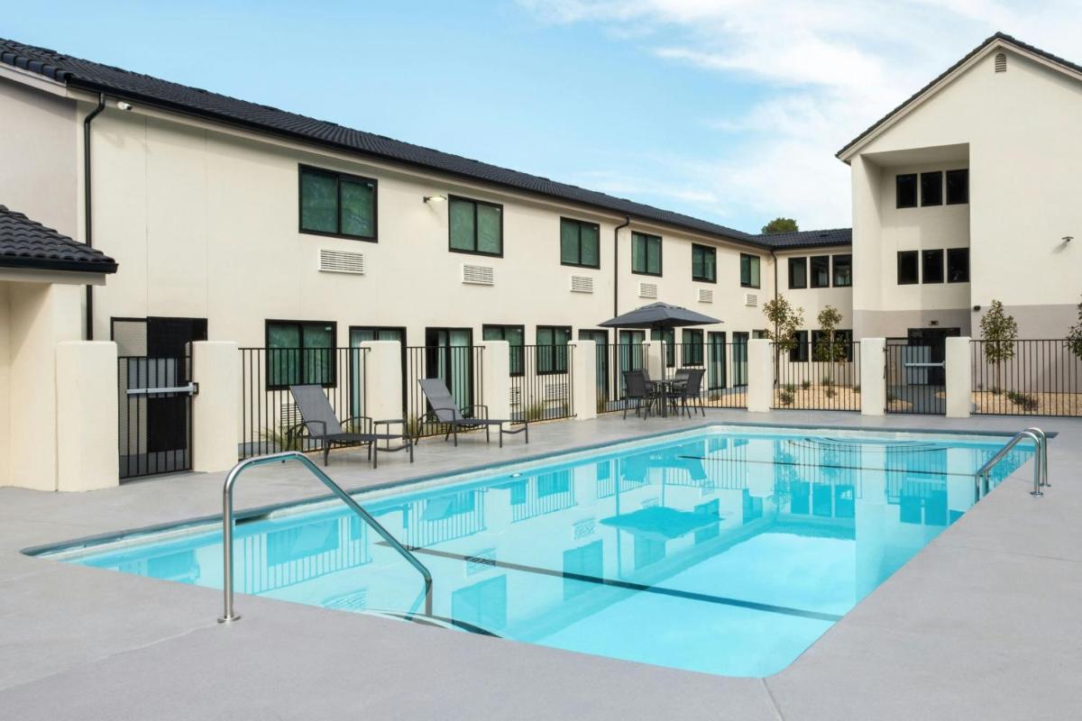 Colony Inn - Housity