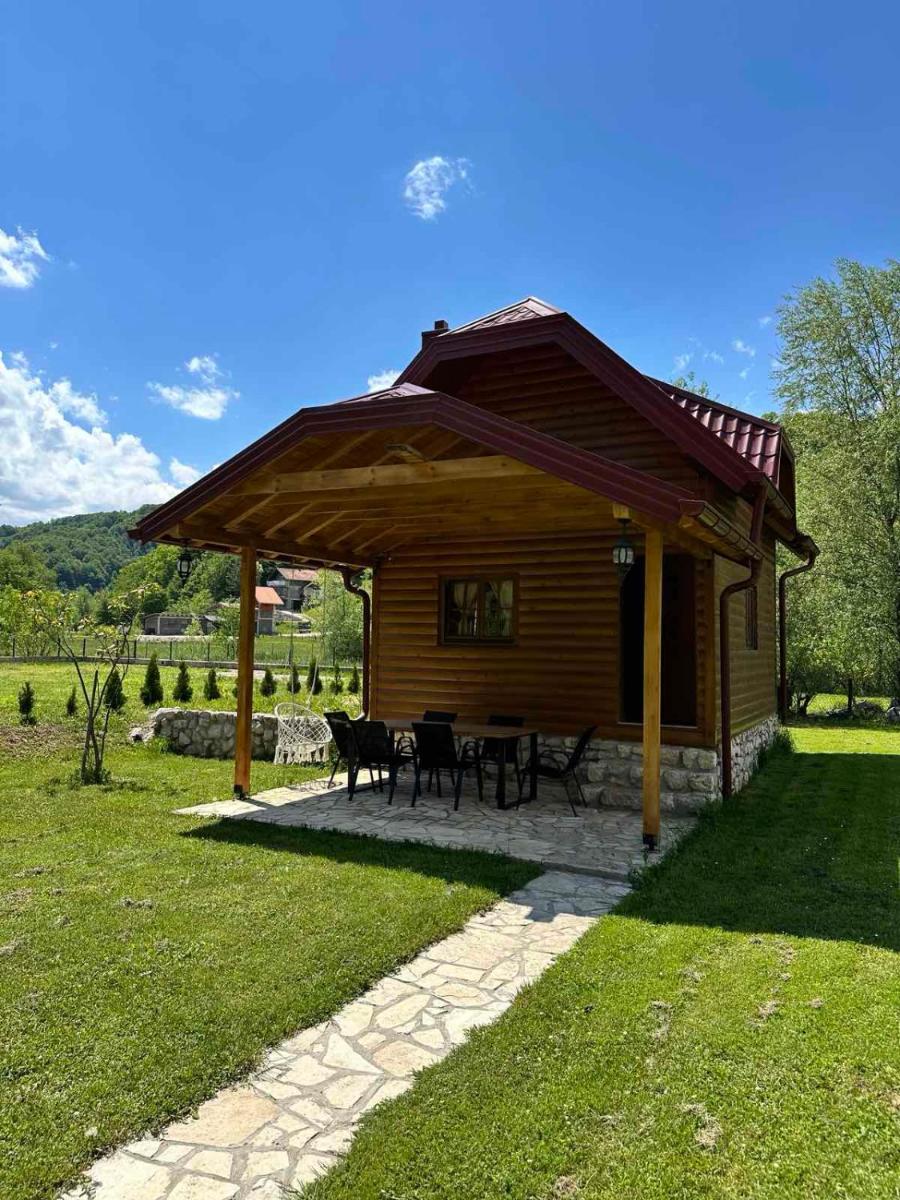 Vikendica na Janju - Housity